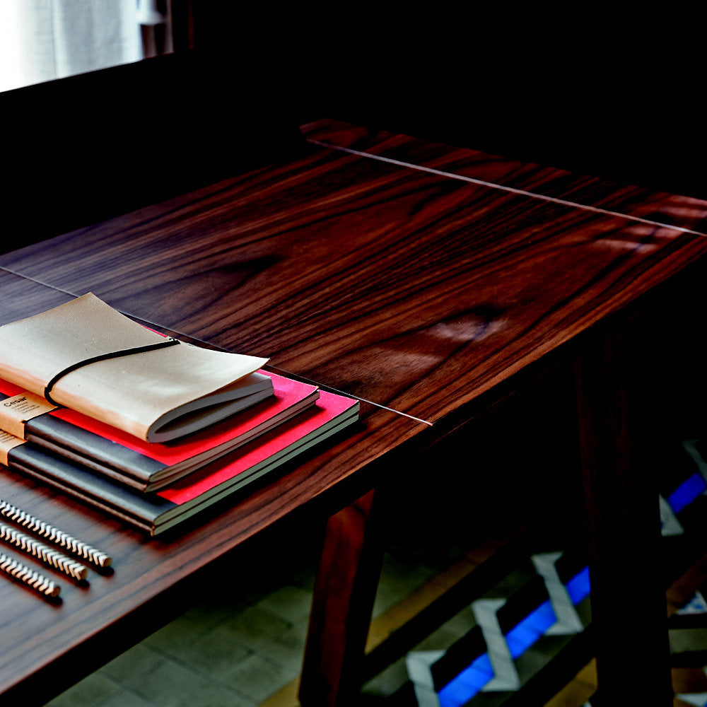 Ernest Desk