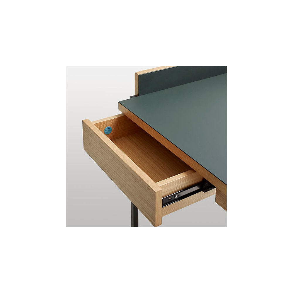Tabloid Desk