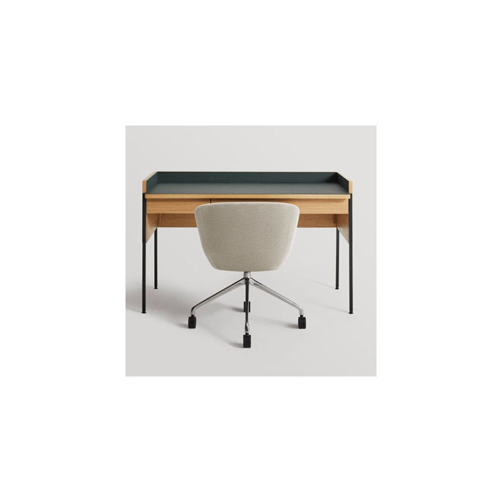 Tabloid Desk