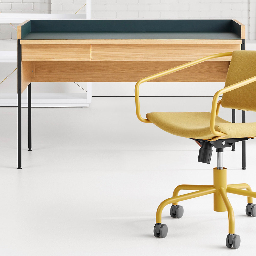 Tabloid Desk