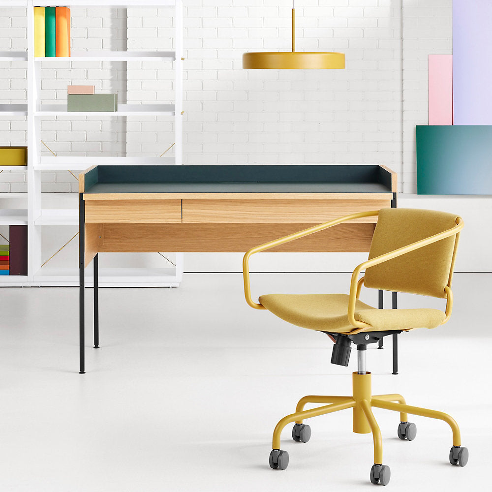 Tabloid Desk